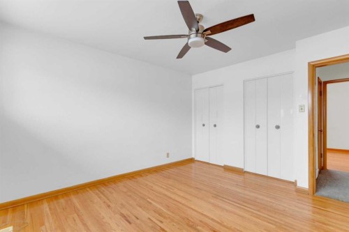 31 Gateway Drive Sw, Calgary, AB - Indoor Photo Showing Other Room