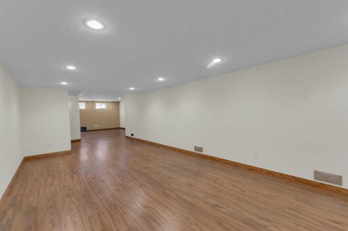 31 Gateway Drive Sw, Calgary, AB - Indoor Photo Showing Other Room