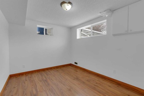 31 Gateway Drive Sw, Calgary, AB - Indoor Photo Showing Other Room