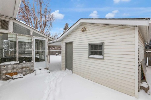 31 Gateway Drive Sw, Calgary, AB - Outdoor With Exterior