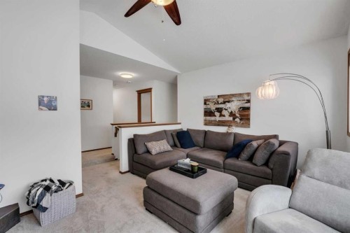 265 Bridlemeadows Common Sw, Calgary, AB - Indoor Photo Showing Living Room