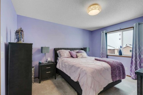 265 Bridlemeadows Common Sw, Calgary, AB - Indoor Photo Showing Bedroom