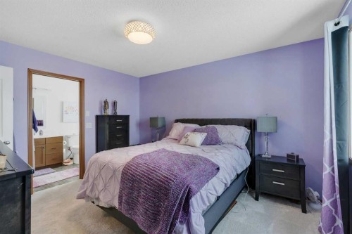 265 Bridlemeadows Common Sw, Calgary, AB - Indoor Photo Showing Bedroom