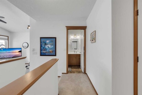 265 Bridlemeadows Common Sw, Calgary, AB - Indoor Photo Showing Other Room