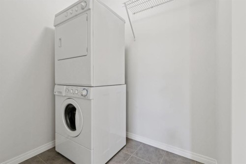 10 Auburn Bay Common Se, Calgary, AB - Indoor Photo Showing Laundry Room