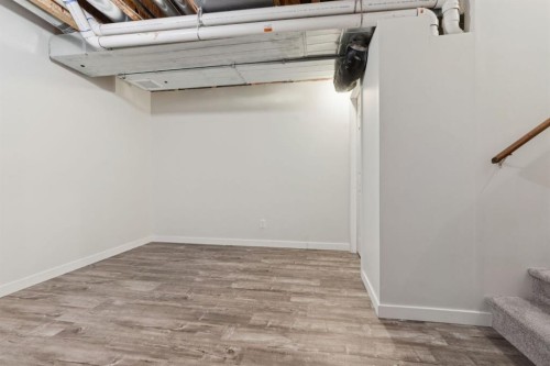 10 Auburn Bay Common Se, Calgary, AB - Indoor Photo Showing Garage