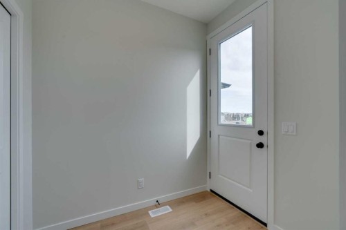 1273 Creekview Drive Sw, Calgary, AB - Indoor Photo Showing Other Room