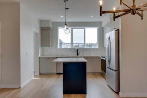 1273 Creekview Drive Sw, Calgary, AB - Indoor Photo Showing Kitchen With Upgraded Kitchen