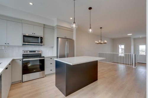 1273 Creekview Drive Sw, Calgary, AB - Indoor Photo Showing Kitchen With Upgraded Kitchen