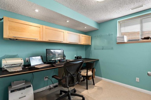 180 Cranfield Park Se, Calgary, AB - Indoor Photo Showing Office