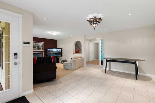 180 Cranfield Park Se, Calgary, AB - Indoor Photo Showing Other Room