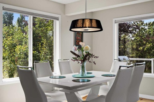 180 Cranfield Park Se, Calgary, AB - Indoor Photo Showing Dining Room