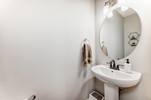 156 Masters Rise Se, Calgary, AB - Indoor Photo Showing Bathroom