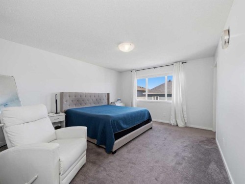 62 Yorkstone Heath Sw, Calgary, AB - Indoor Photo Showing Bedroom