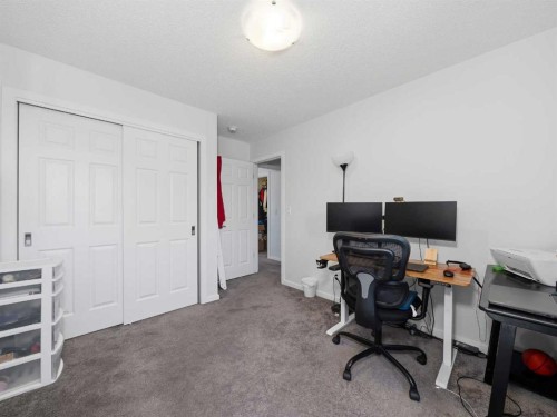 62 Yorkstone Heath Sw, Calgary, AB - Indoor