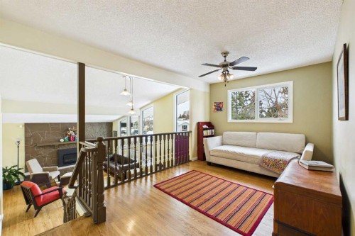 5219 Viceroy Drive Nw, Calgary, AB - Indoor Photo Showing Living Room