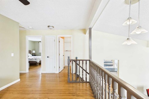 5219 Viceroy Drive Nw, Calgary, AB - Indoor Photo Showing Other Room