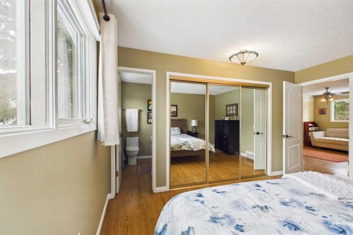 5219 Viceroy Drive Nw, Calgary, AB - Indoor Photo Showing Bedroom