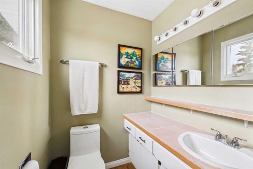 5219 Viceroy Drive Nw, Calgary, AB - Indoor Photo Showing Bathroom