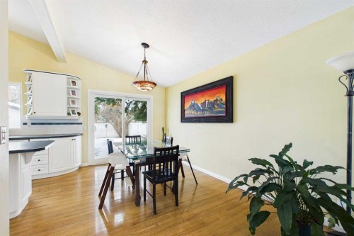 5219 Viceroy Drive Nw, Calgary, AB - Indoor Photo Showing Dining Room