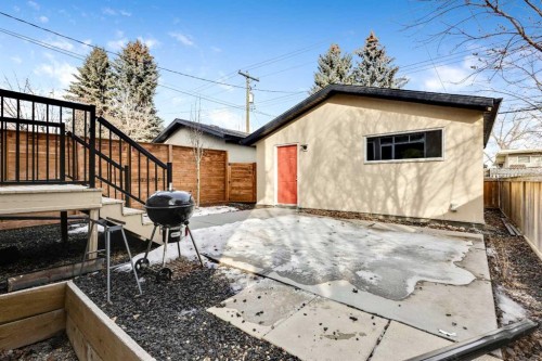 2728 Cochrane Road Nw, Calgary, AB - Outdoor
