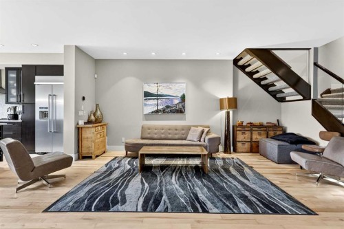 2718 19 Street Sw, Calgary, AB - Indoor Photo Showing Other Room