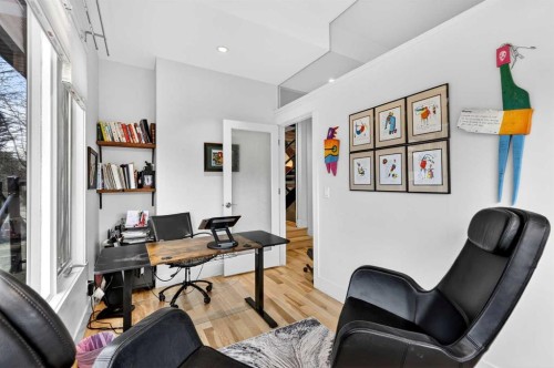 2718 19 Street Sw, Calgary, AB - Indoor Photo Showing Office