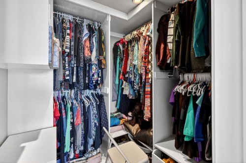 2718 19 Street Sw, Calgary, AB - Indoor With Storage