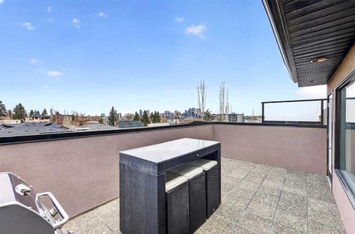 2718 19 Street Sw, Calgary, AB - Outdoor