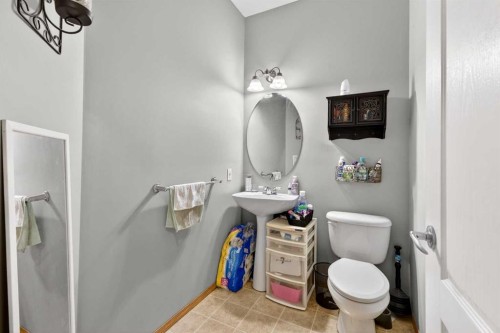 765 Qualicum Beach Bay, Chestermere, AB - Indoor Photo Showing Bathroom