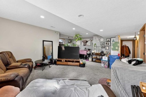 765 Qualicum Beach Bay, Chestermere, AB - Indoor