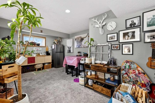 765 Qualicum Beach Bay, Chestermere, AB - Indoor Photo Showing Other Room