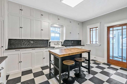 226 11 Street Nw, Calgary, AB - Indoor