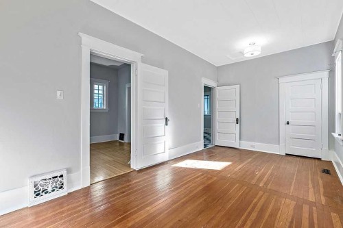 226 11 Street Nw, Calgary, AB - Indoor Photo Showing Other Room