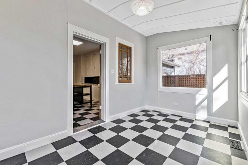 226 11 Street Nw, Calgary, AB - Indoor Photo Showing Other Room