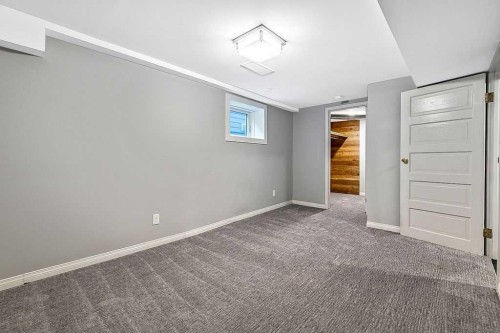226 11 Street Nw, Calgary, AB - Indoor Photo Showing Other Room