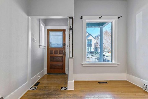 226 11 Street Nw, Calgary, AB - Indoor Photo Showing Other Room