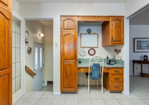 38 Spokane Street Sw, Calgary, AB - Indoor Photo Showing Other Room