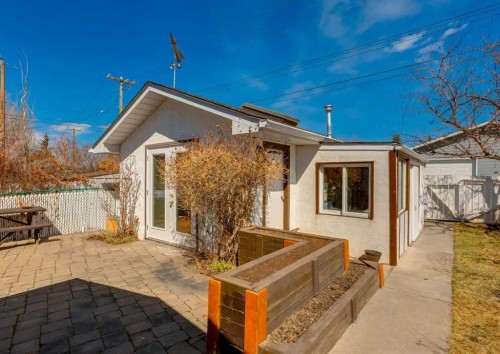 38 Spokane Street Sw, Calgary, AB - Outdoor