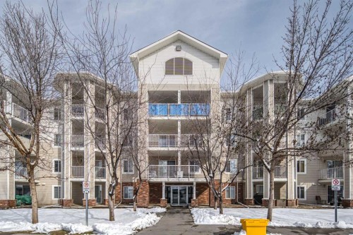 307-17 Country Village Bay NE Calgary, AB T3K 5Z3