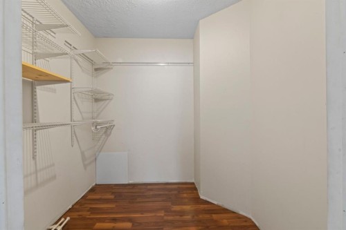 313-103 Strathaven Drive, Strathmore, AB - Indoor With Storage