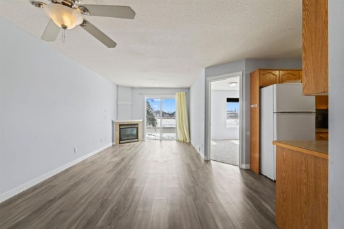 313-103 Strathaven Drive, Strathmore, AB - Indoor With Fireplace