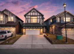 6 Kingsbury Close SEAirdrie, AB T4A 0R3