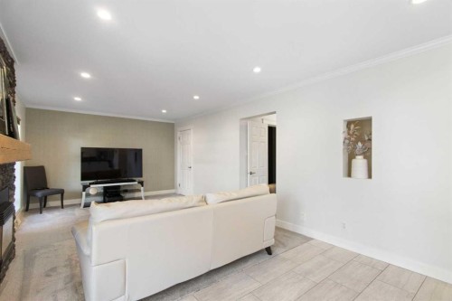 656 Willow Brook Drive Se, Calgary, AB - Indoor