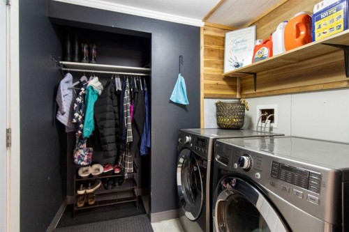 656 Willow Brook Drive Se, Calgary, AB - Indoor Photo Showing Laundry Room