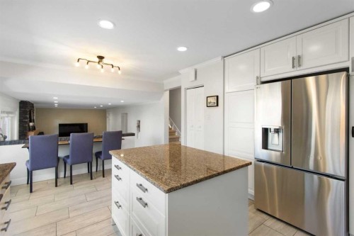 656 Willow Brook Drive Se, Calgary, AB - Indoor Photo Showing Kitchen