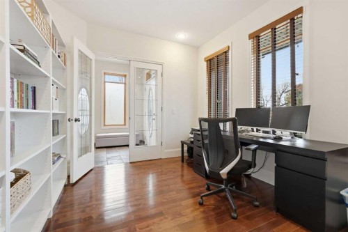 2517 21 Street Sw, Calgary, AB - Indoor Photo Showing Office