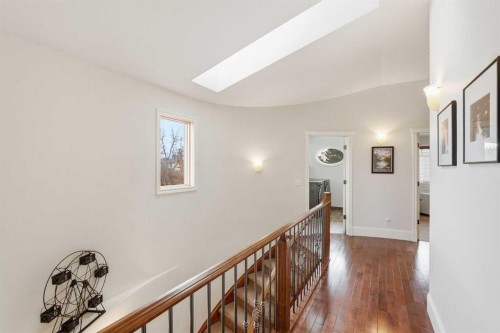 2517 21 Street Sw, Calgary, AB - Indoor Photo Showing Other Room