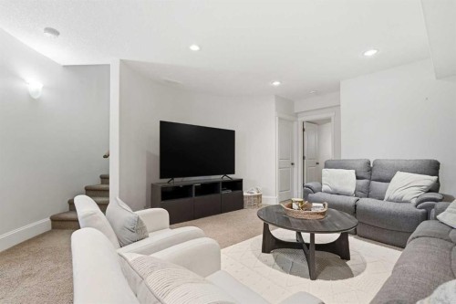 2517 21 Street Sw, Calgary, AB - Indoor Photo Showing Living Room