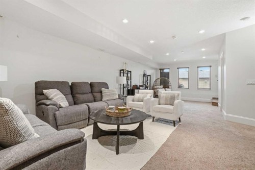 2517 21 Street Sw, Calgary, AB - Indoor Photo Showing Living Room